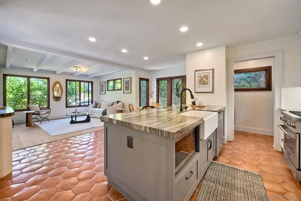 3635 Kite St, San Diego, California 92103 home-pic-4