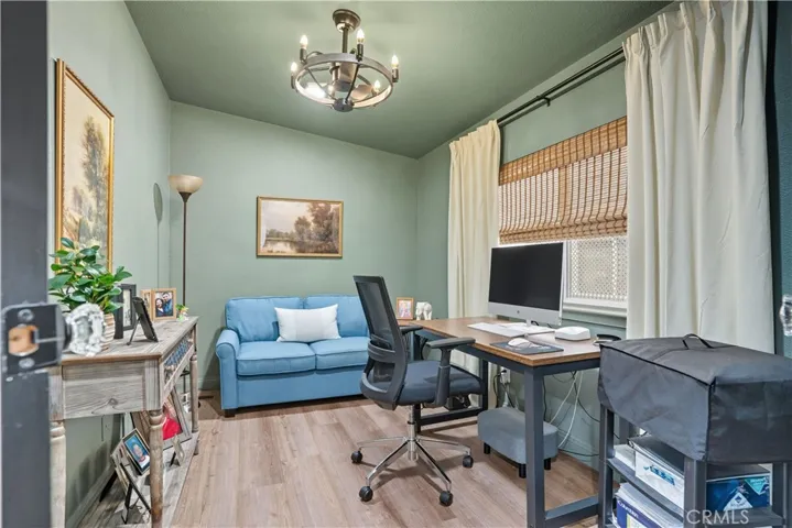 Flex Room w French Doors