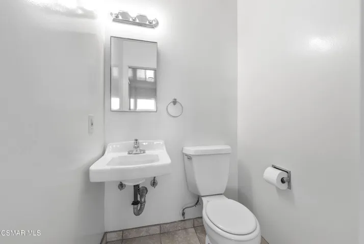 22002 Ybarra Rd Woodland Hills-22