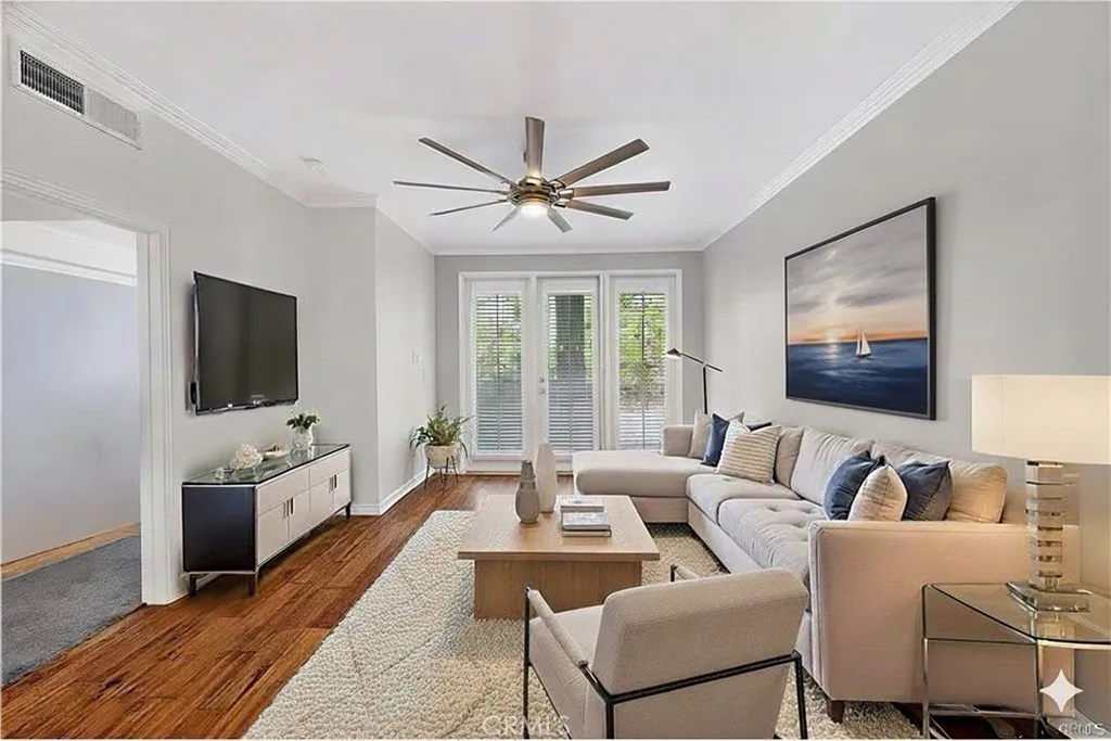 2243 Martin 107, Orange, California 92612 home-pic-0