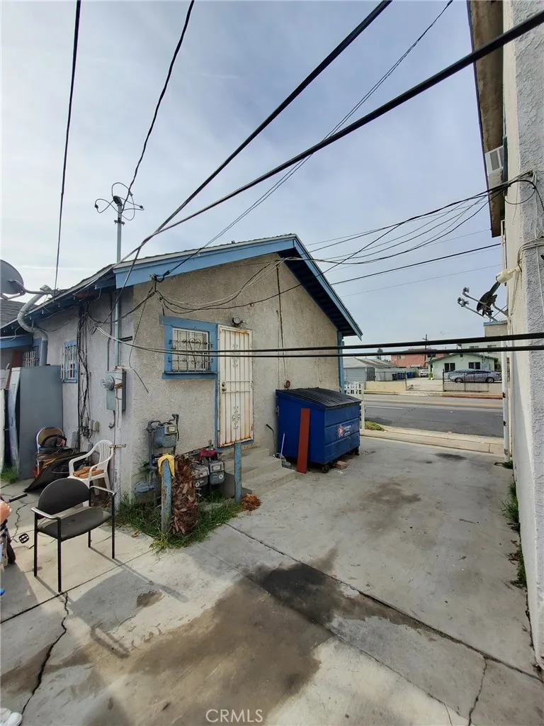 1353 1353 W 90th, Los Angeles, California 90044 home-pic-10