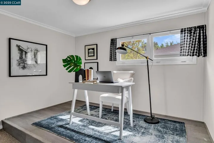 Bonus Laundry Room/Office