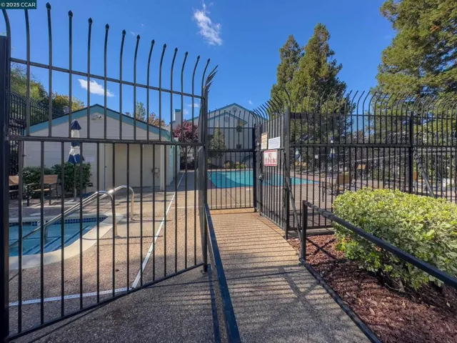 1420 Bel Air Dr 207, Concord, California 94521