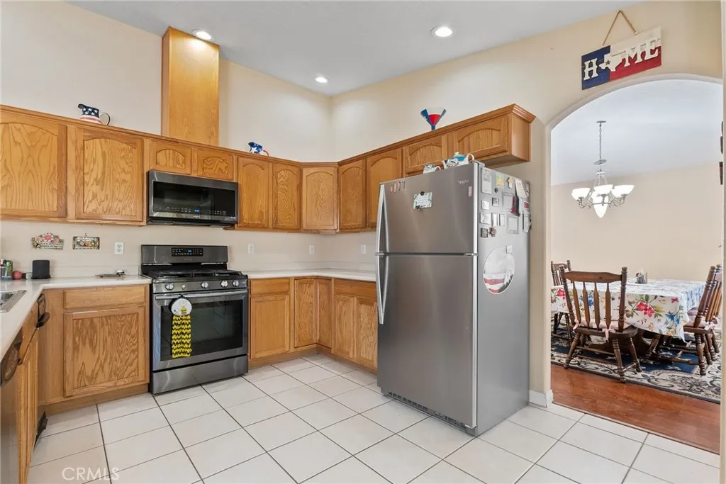 18540 18540 Fairburn Avenue, Hesperia, California 92345 home-pic-37