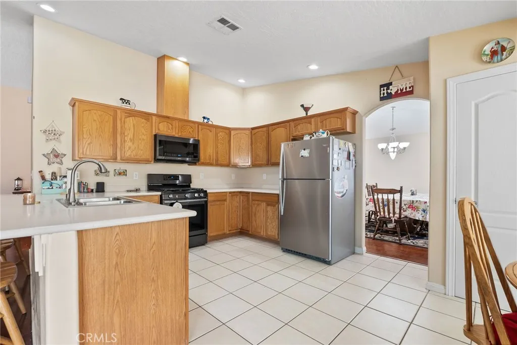 18540 18540 Fairburn Avenue, Hesperia, California 92345 home-pic-38