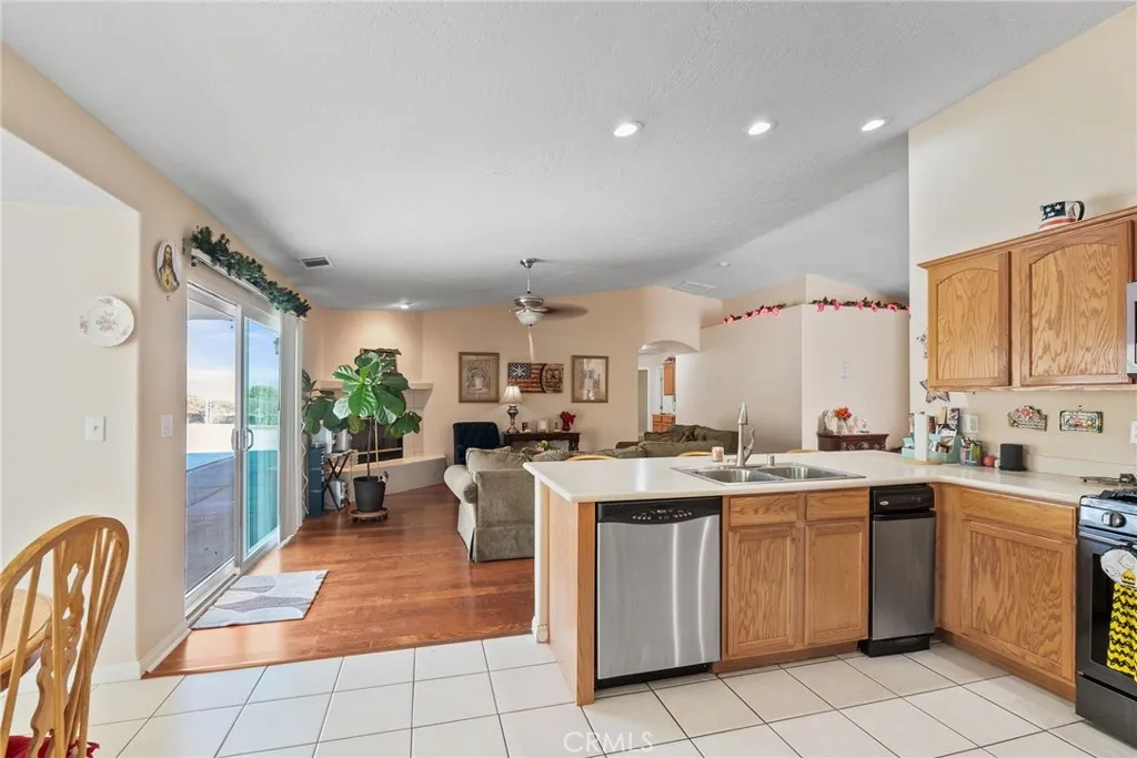 18540 18540 Fairburn Avenue, Hesperia, California 92345 home-pic-30