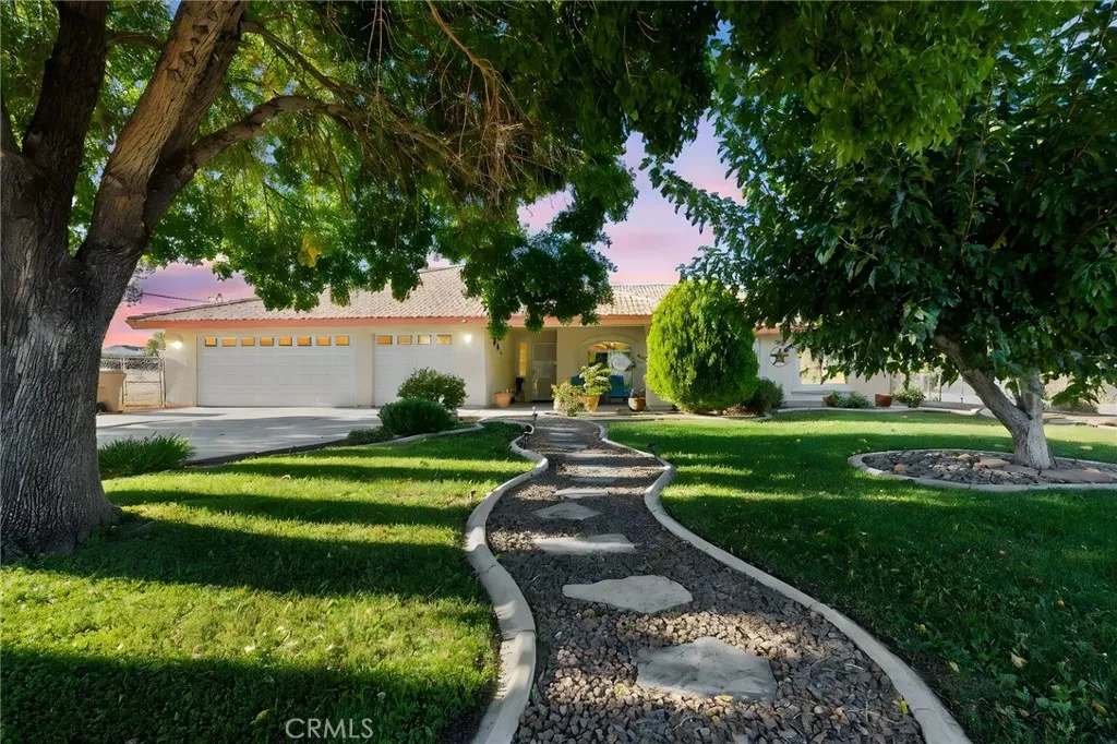 18540 18540 Fairburn Avenue, Hesperia, California 92345 home-pic-1