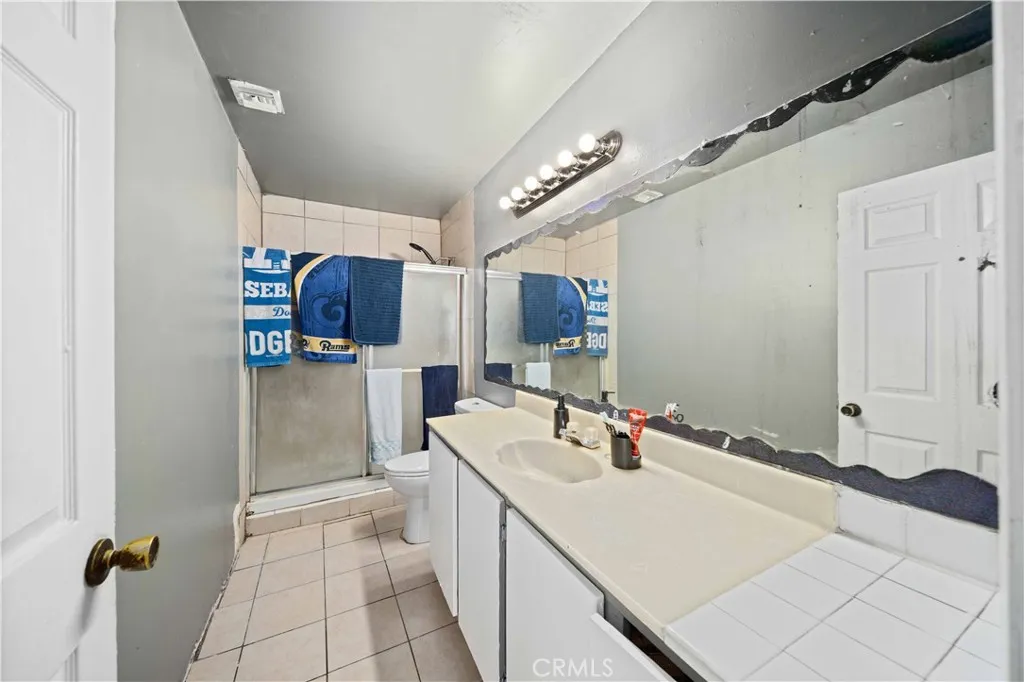 428 Fermoore Street, San Fernando, California 91340 home-pic-15