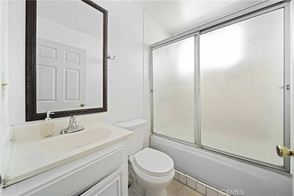 428 Fermoore Street, San Fernando, California 91340 home-pic-9