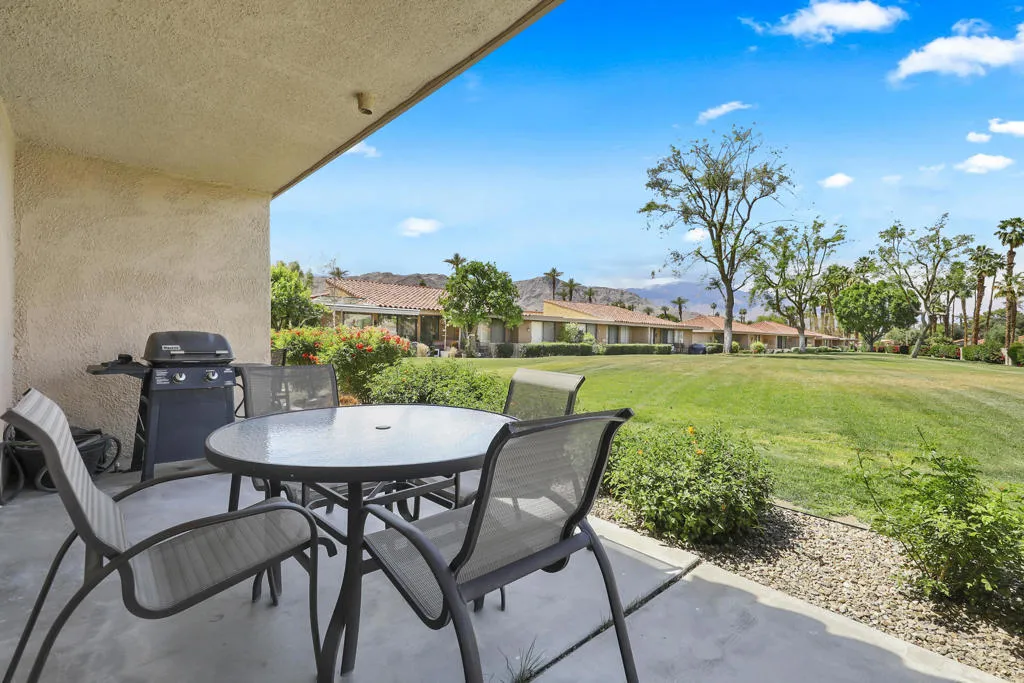 31 Malaga Drive, Rancho Mirage, California 92270 home-pic-19