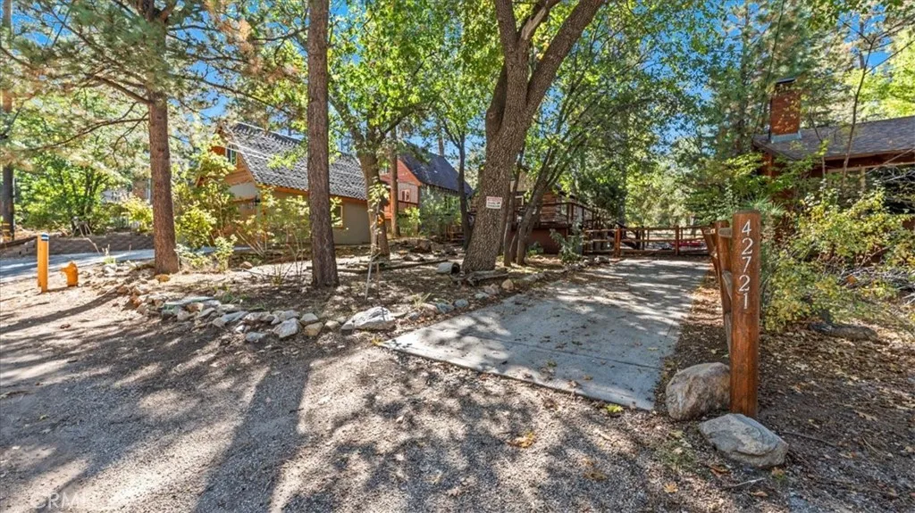 42721 Willow Avenue, Big Bear, California 92315 home-pic-3