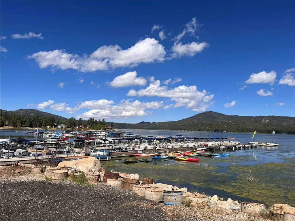 42721 Willow Avenue, Big Bear, California 92315 home-pic-19