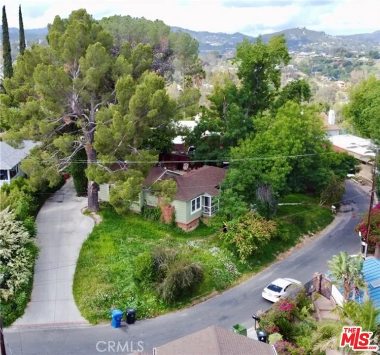 22460 Venido Road, Woodland Hills, California 91364 home-pic-21