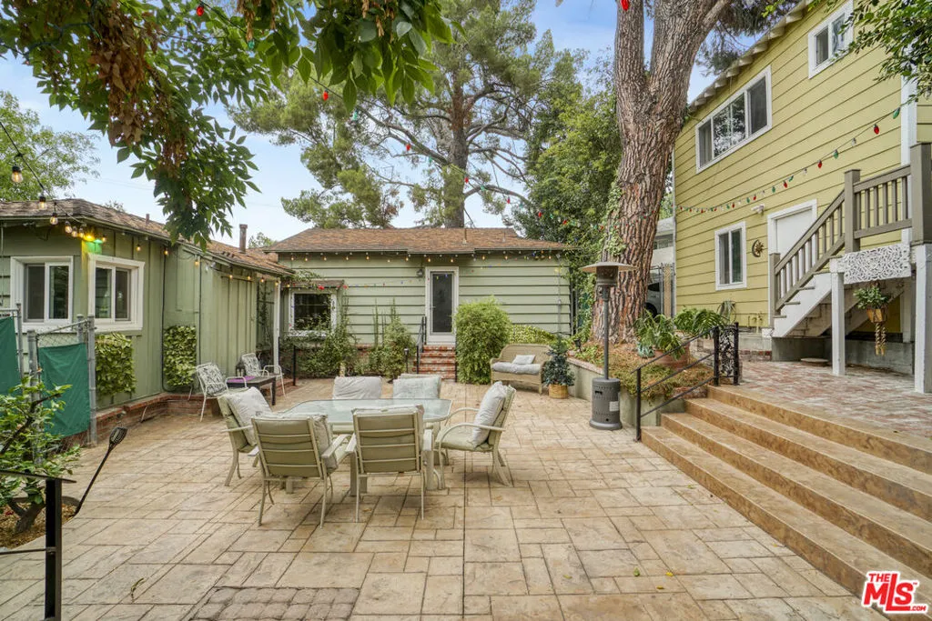 22460 Venido Road, Woodland Hills, California 91364 home-pic-20