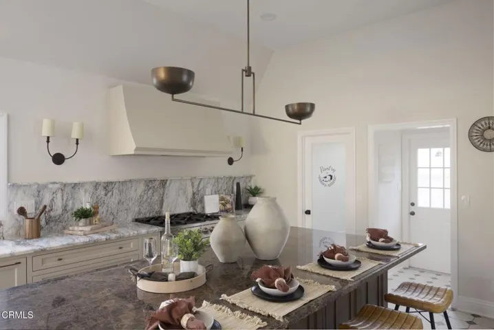 41-web-or-mls-2074 Las Lunas St by Pierr
