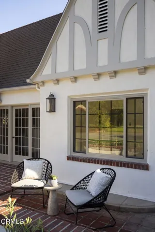 37-web-or-mls-2074 Las Lunas St by Pierr