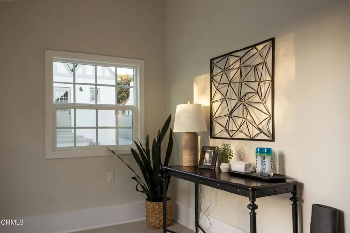 26-web-or-mls-2074 Las Lunas St by Pierr