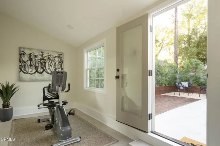 25-web-or-mls-2074 Las Lunas St by Pierr