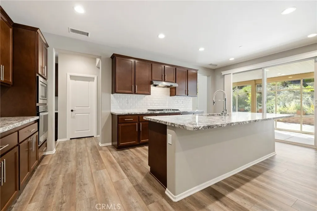 24347 Ponderosa Ln, Menifee, California 92584 home-pic-25