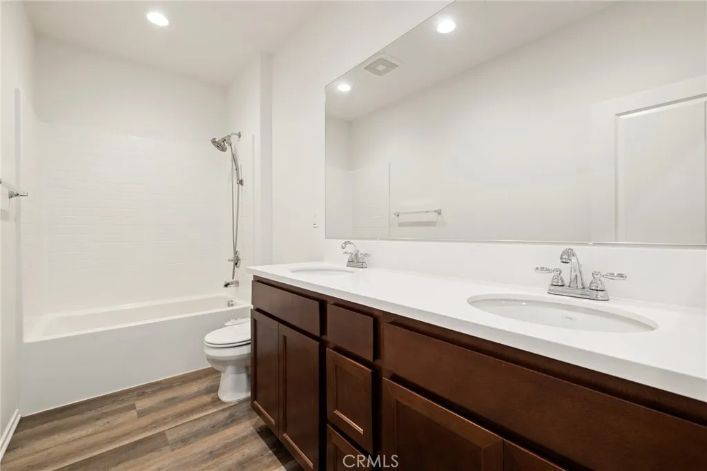 24347 Ponderosa Ln, Menifee, California 92584 home-pic-11