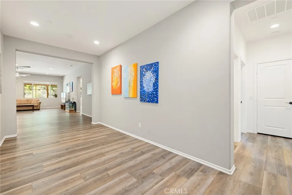 24347 Ponderosa Ln, Menifee, California 92584 home-pic-9