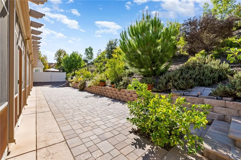 24347 Ponderosa Ln, Menifee, California 92584 home-pic-49