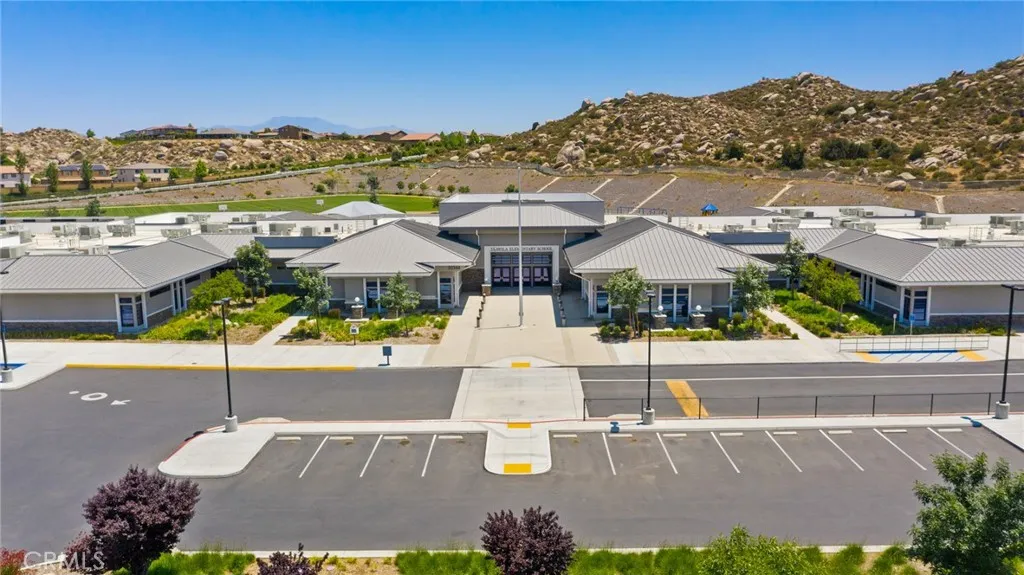 24347 Ponderosa Ln, Menifee, California 92584 home-pic-69