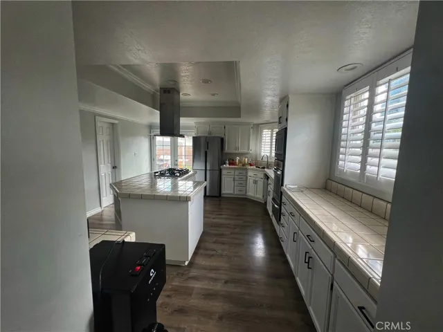 430 W Knepp Avenue, Fullerton, California 92832