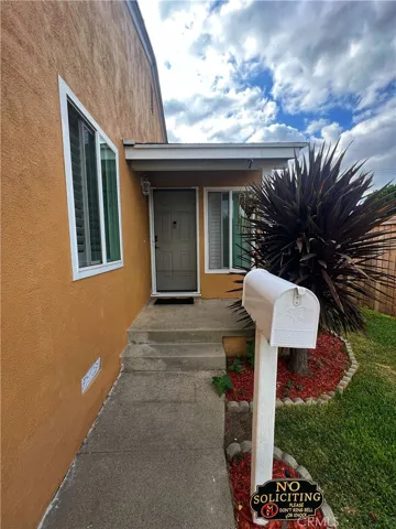 430 W Knepp Avenue, Fullerton, California 92832
