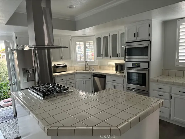 430 W Knepp Avenue, Fullerton, California 92832