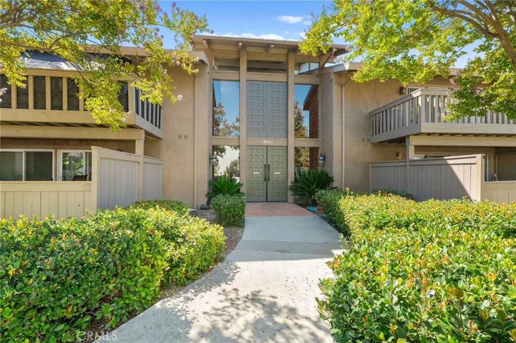 28661 28661 Via Las Flores, Murrieta, California 92563 home-pic-0