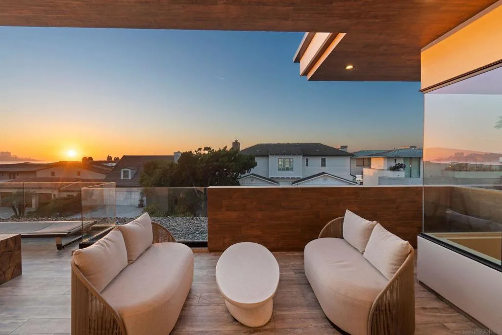 8477 El Paseo Grande, La Jolla, California 92037 home-pic-43