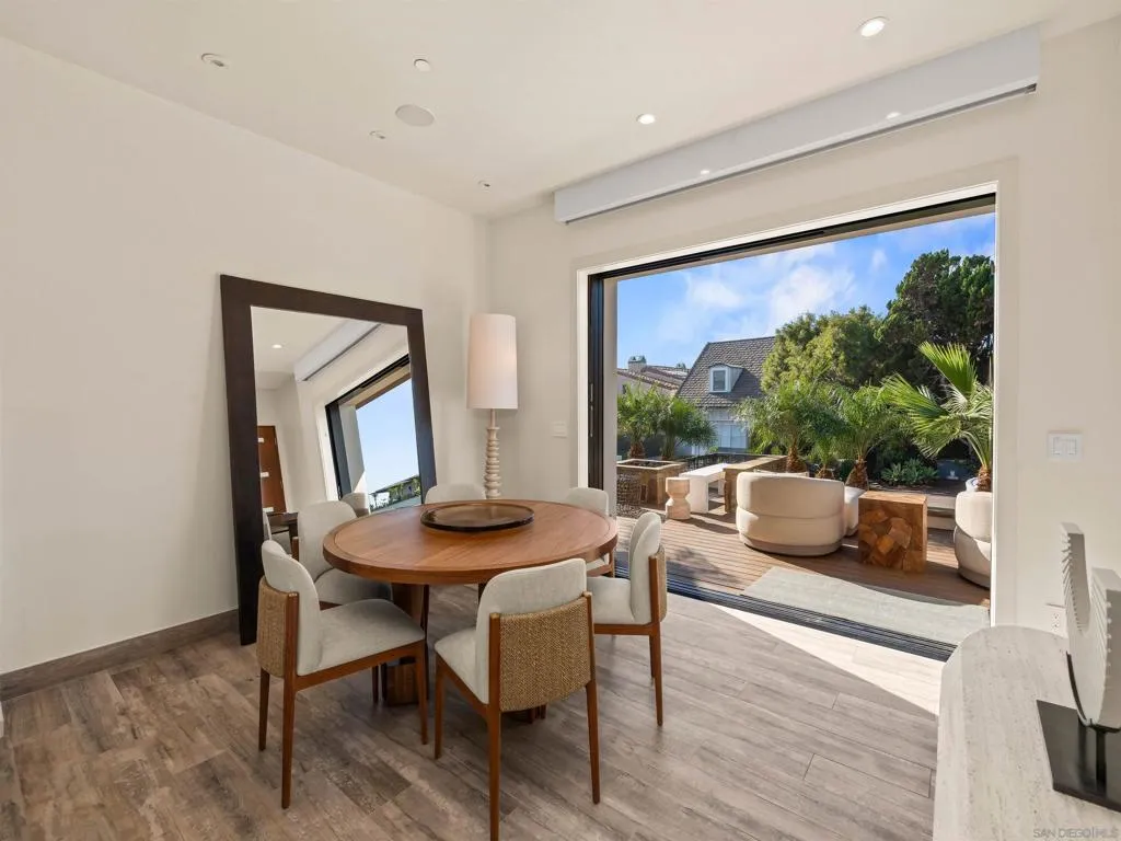 8477 El Paseo Grande, La Jolla, California 92037 home-pic-23