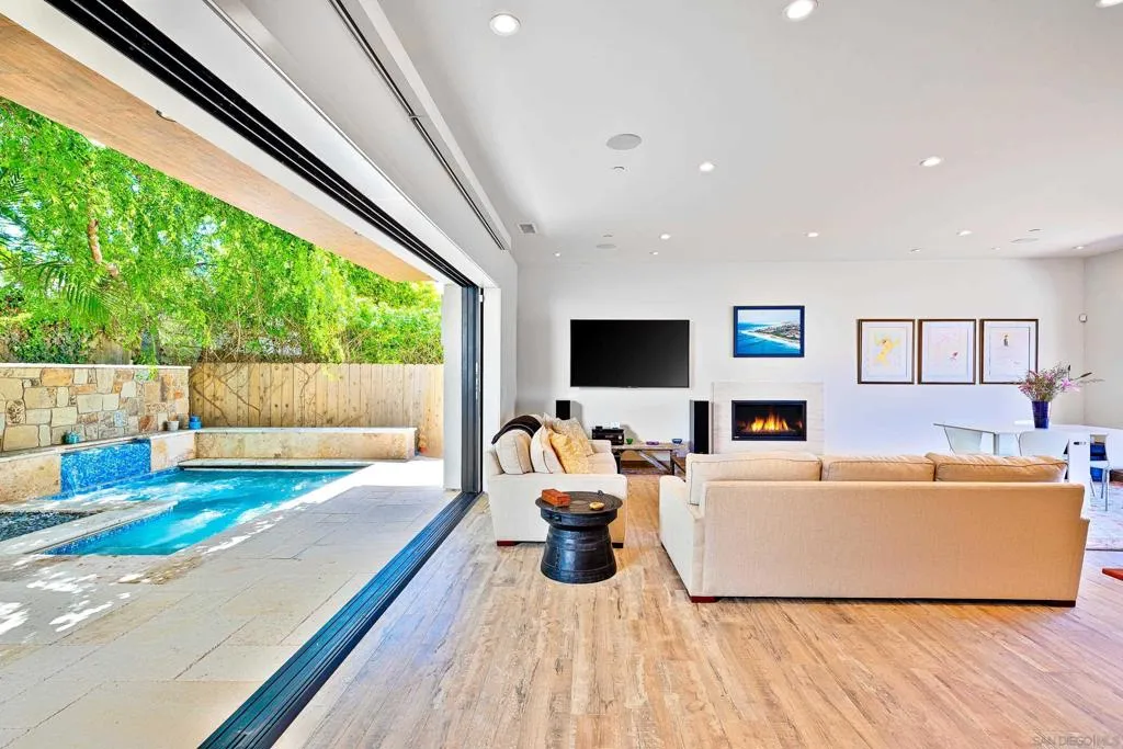 8477 El Paseo Grande, La Jolla, California 92037 home-pic-4