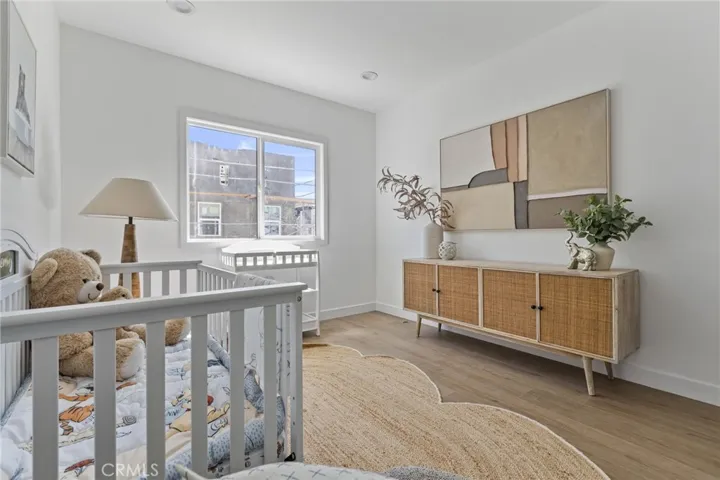 disclosure: window digitally altered to remove a manufacturer's sticker