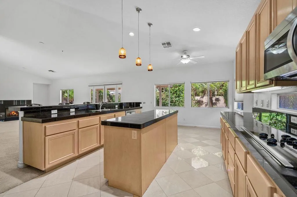 80222 Spanish Bay Drive, Indio, California 92201 home-pic-12