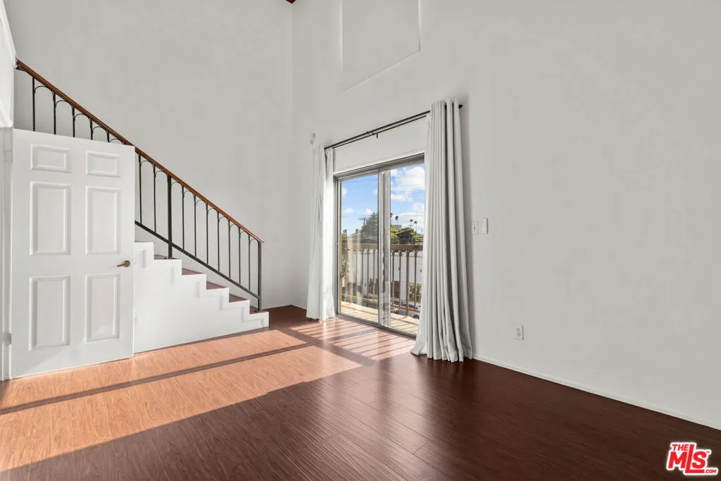 2480 Penmar Avenue 2, Venice, California 90291 home-pic-10