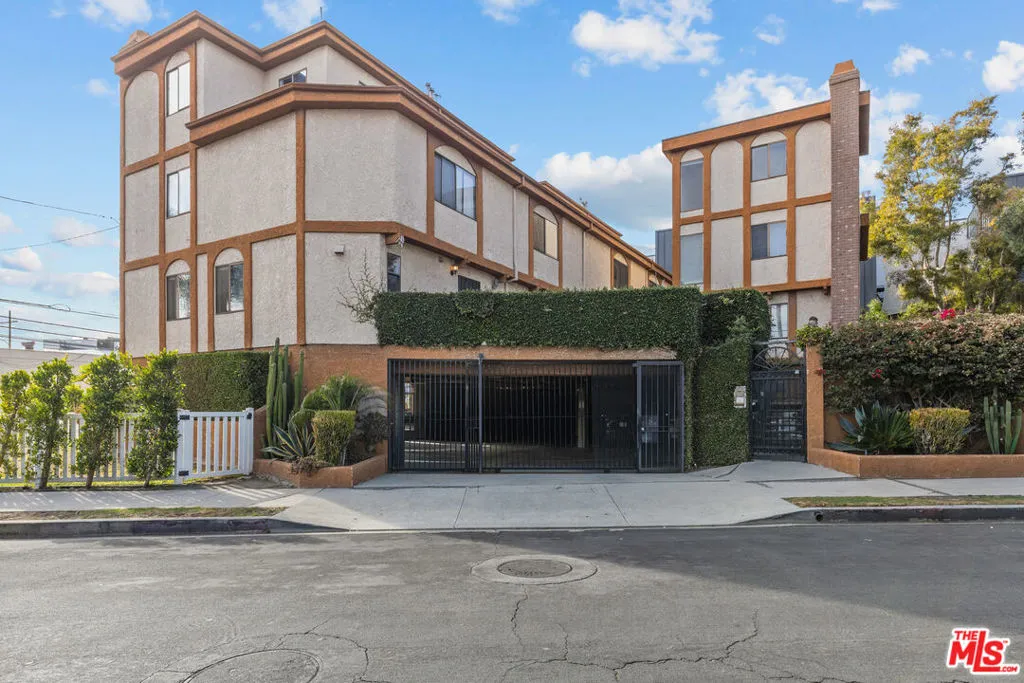 2480 Penmar Avenue 2, Venice, California 90291 home-pic-19