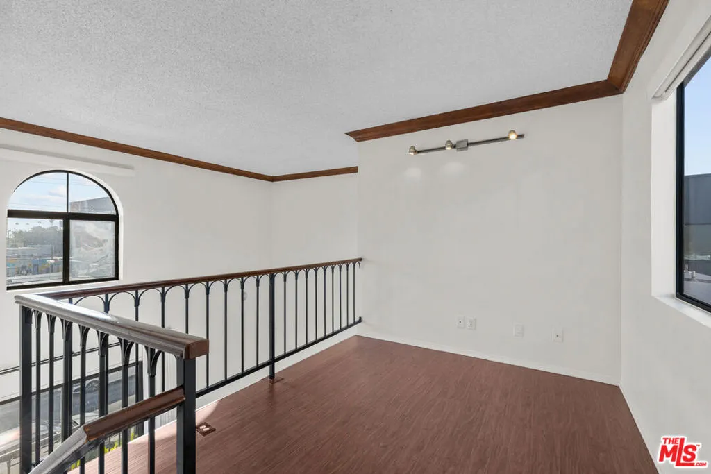 2480 Penmar Avenue 2, Venice, California 90291 home-pic-15