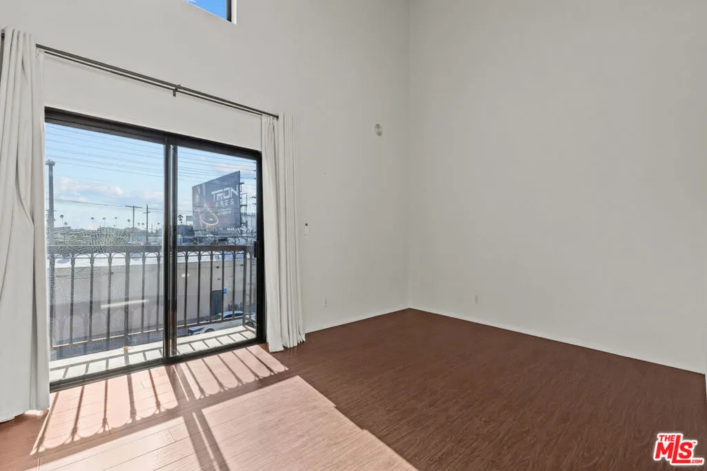 2480 Penmar Avenue 2, Venice, California 90291 home-pic-12
