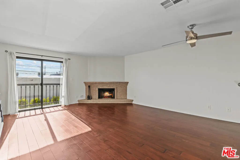2480 Penmar Avenue 2, Venice, California 90291 home-pic-2
