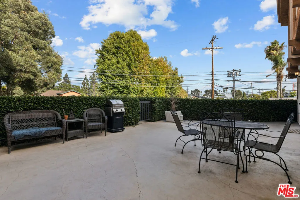 2480 Penmar Avenue 2, Venice, California 90291 home-pic-21
