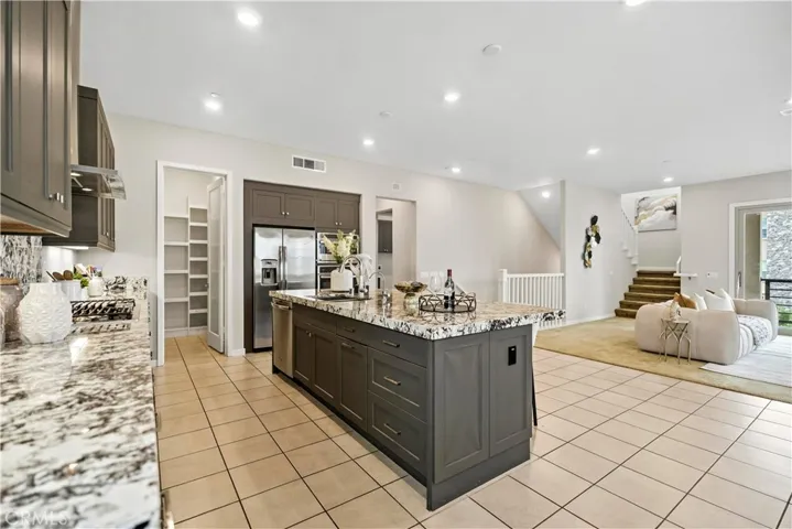 185 Frame, Irvine, California 92618