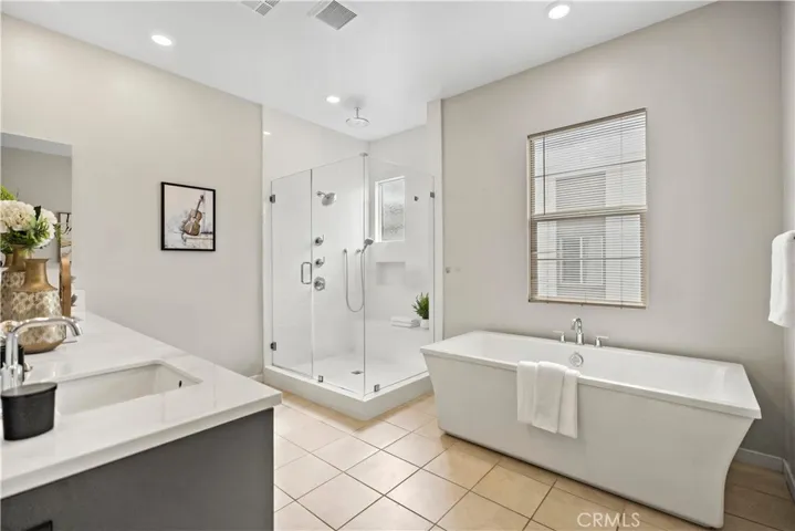 185 Frame, Irvine, California 92618