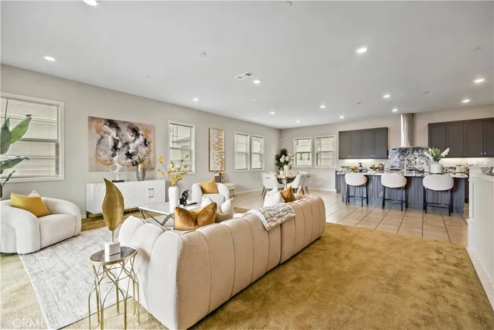 185 Frame, Irvine, California 92618