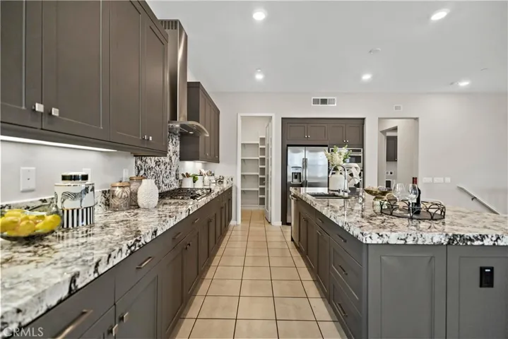 185 Frame, Irvine, California 92618