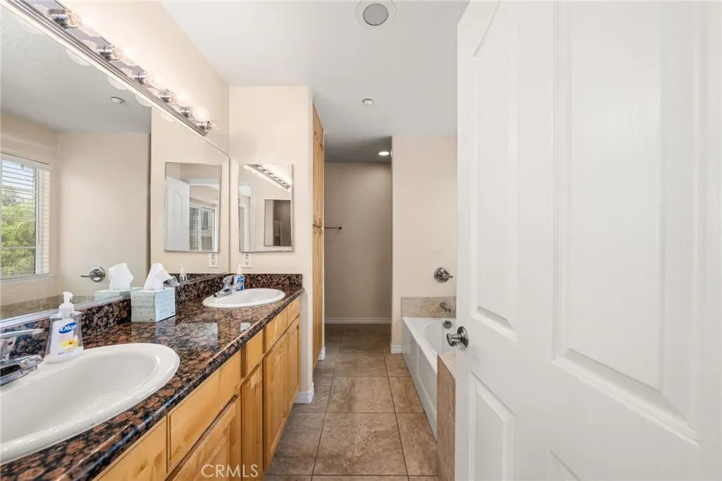 1200 E Highland Avenue 207, Redlands, California 92374 home-pic-15
