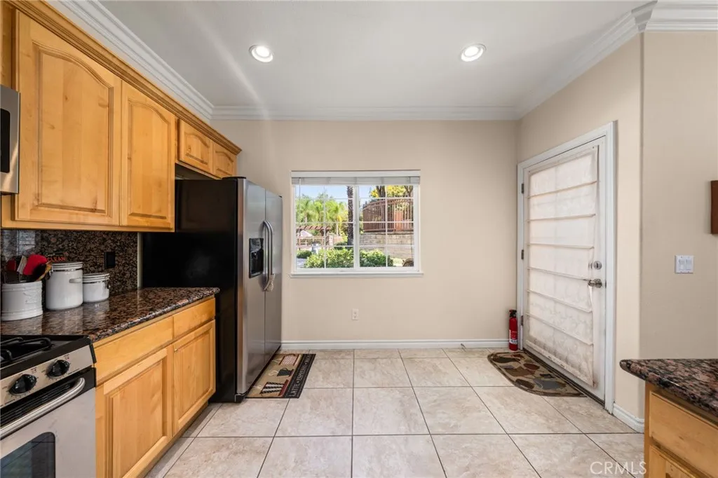 1200 E Highland Avenue 207, Redlands, California 92374 home-pic-11