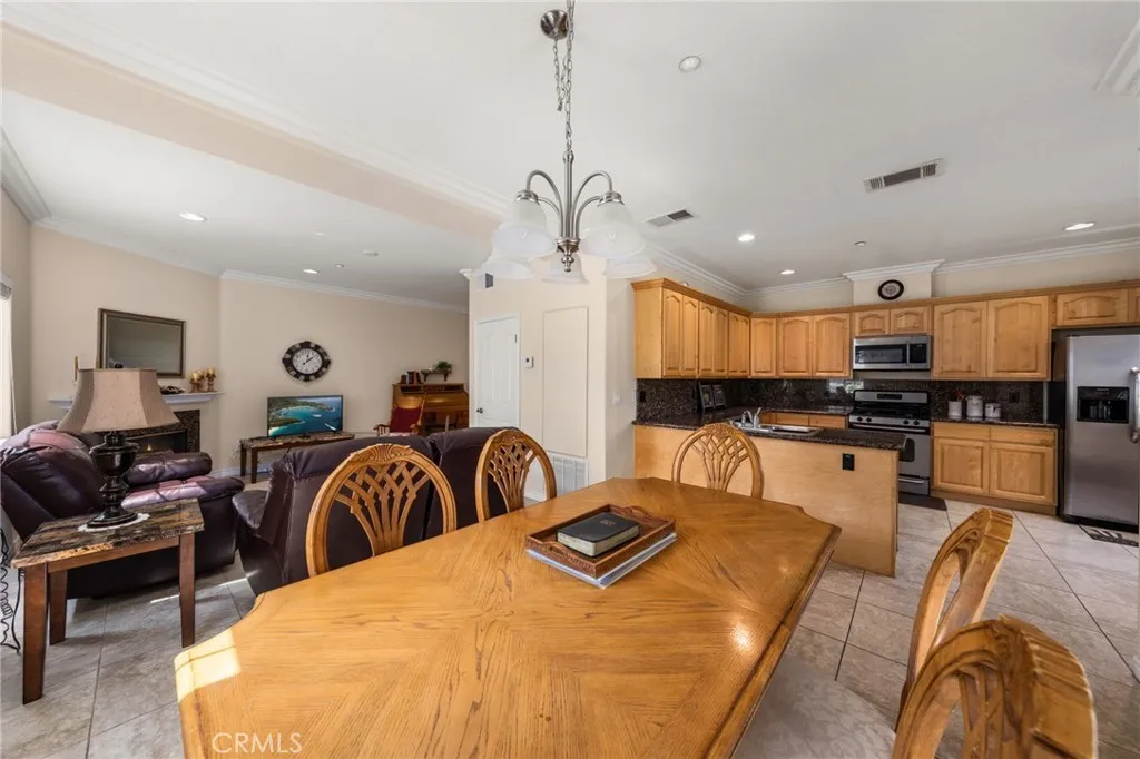 1200 E Highland Avenue 207, Redlands, California 92374 home-pic-8