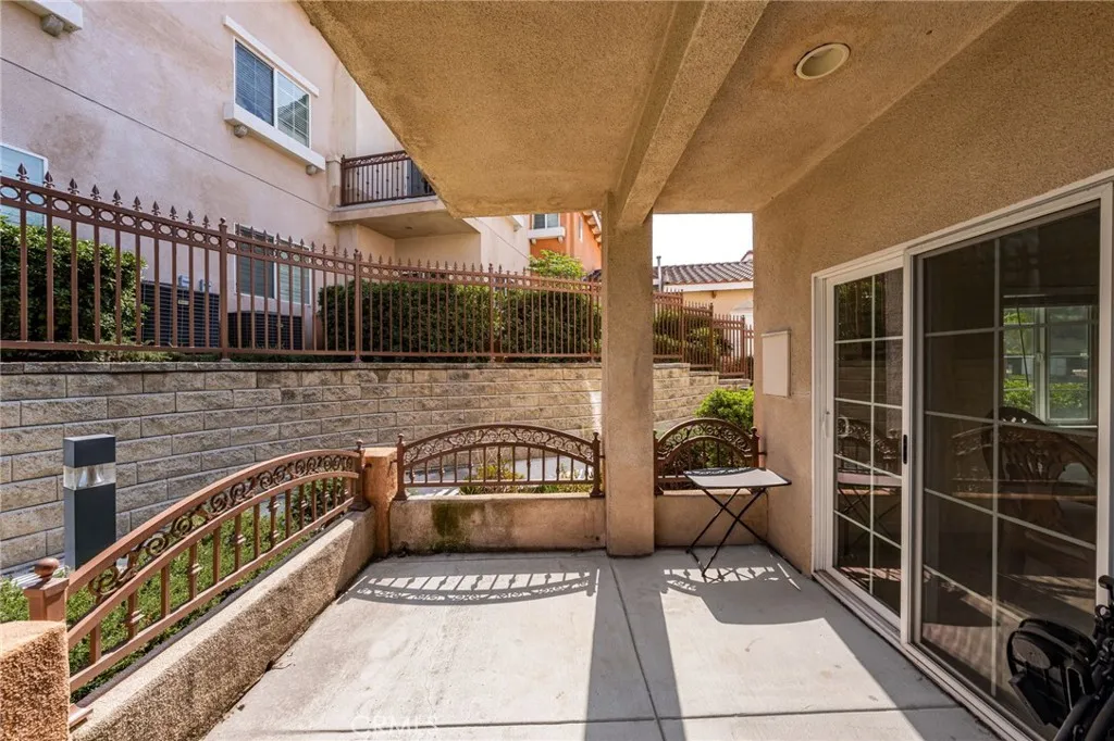 1200 E Highland Avenue 207, Redlands, California 92374 home-pic-21